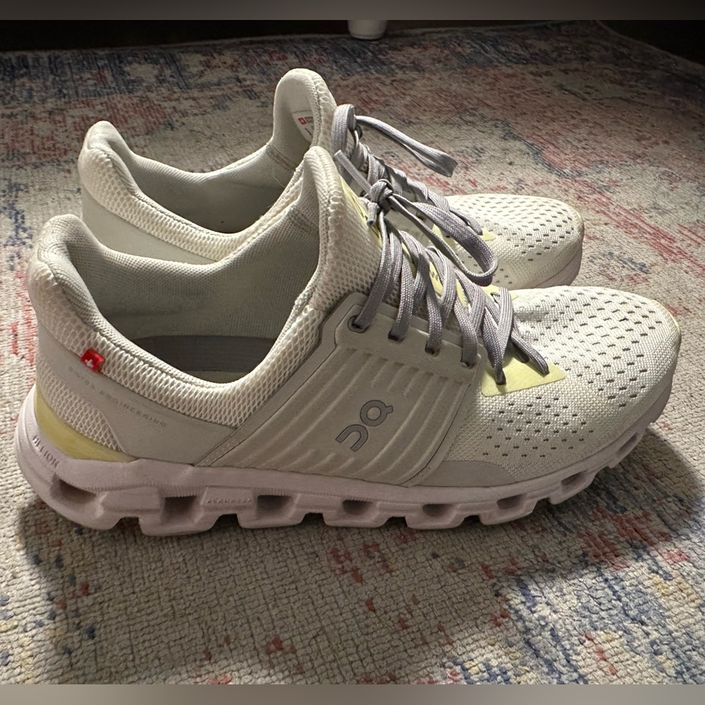 On CLOUDSWIFT 2.0 Women's RUNNING Shoes Size 9